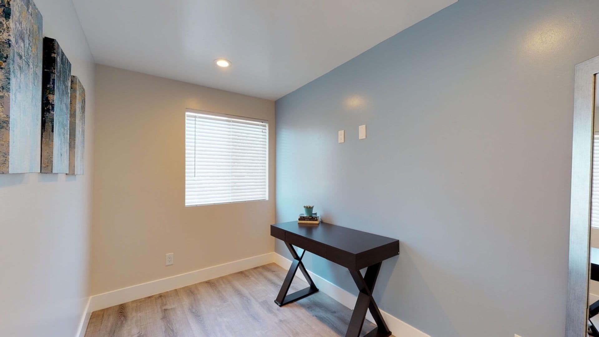 Oceanside Apartment: 415 Grant St