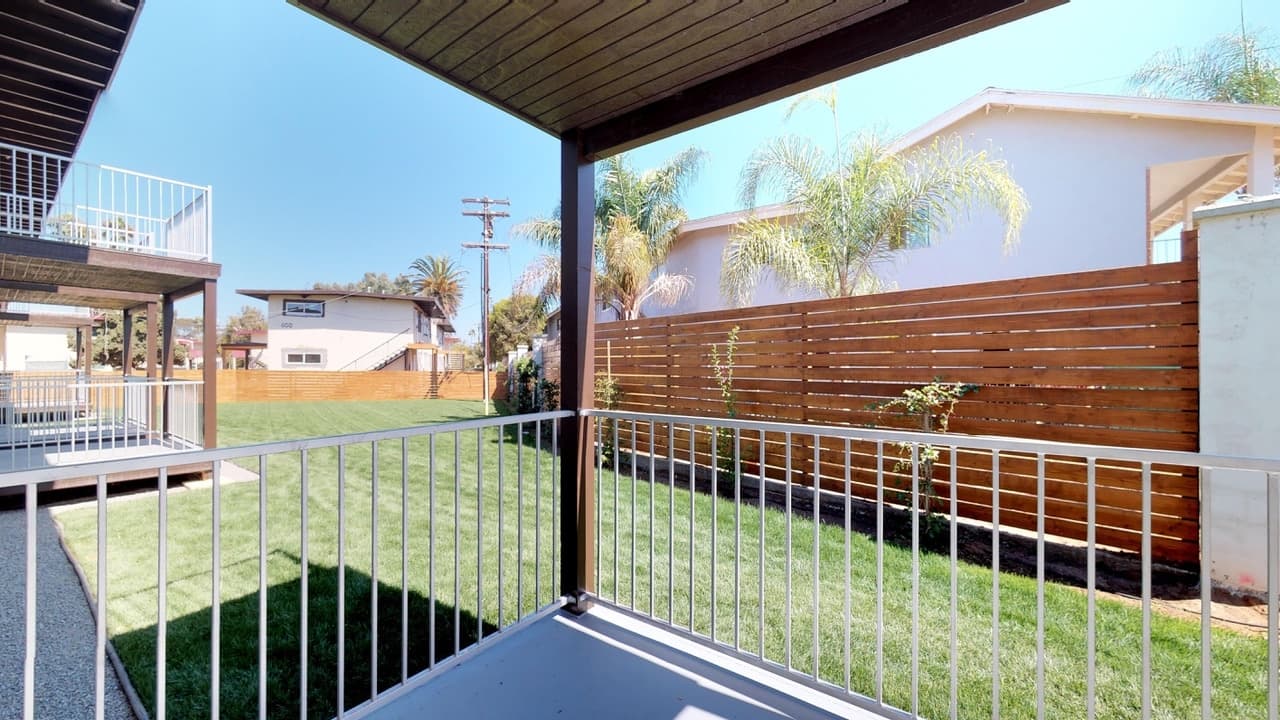 Oceanside Apartment: 415 Grant St