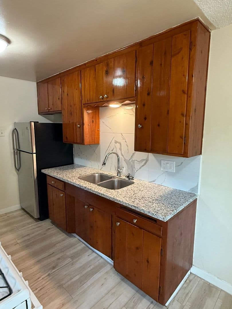 Oceanside Apartment: 421 N Weitzel Street