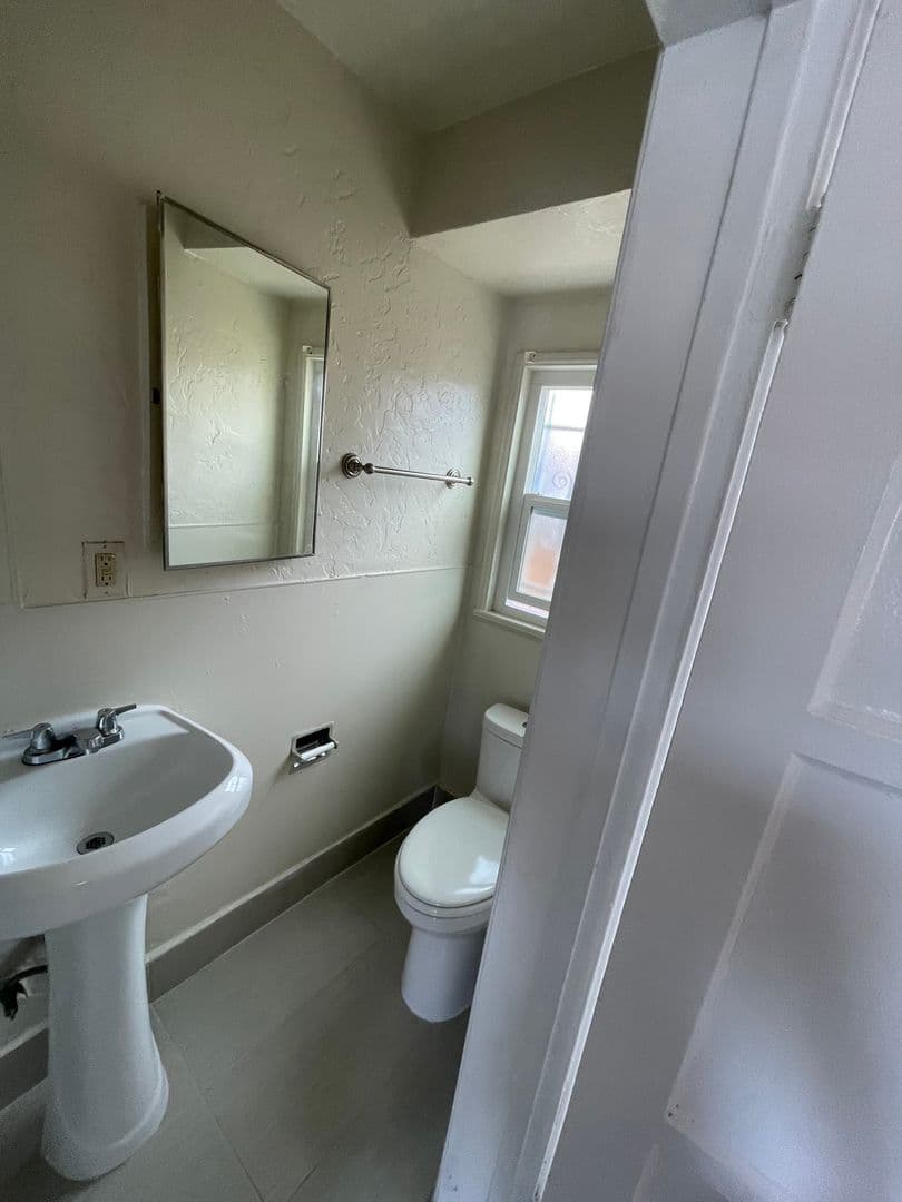 San Diego Apartment: 3671 Ocean View Boulevard