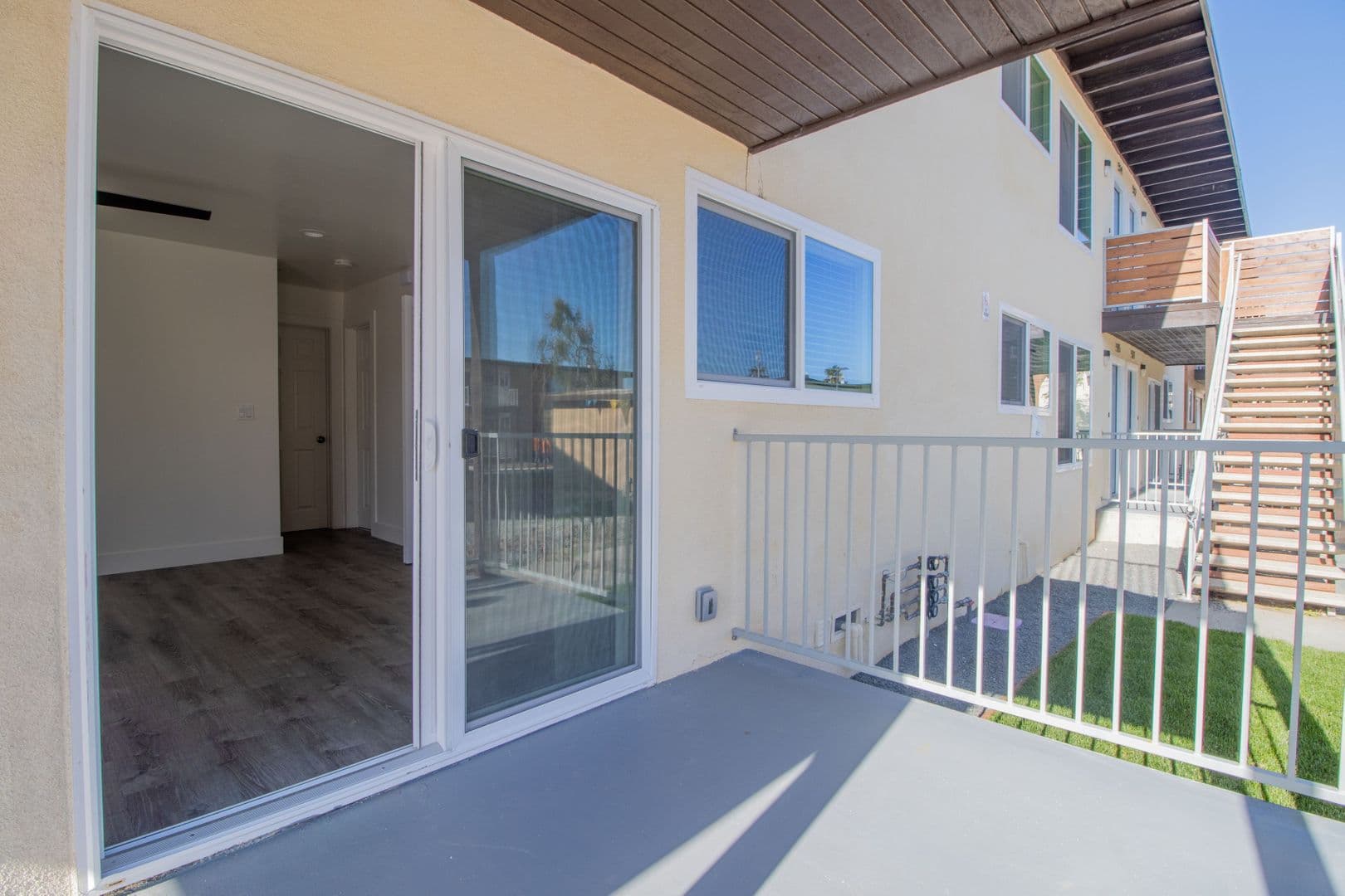 Oceanside Apartment: 415 Grant St