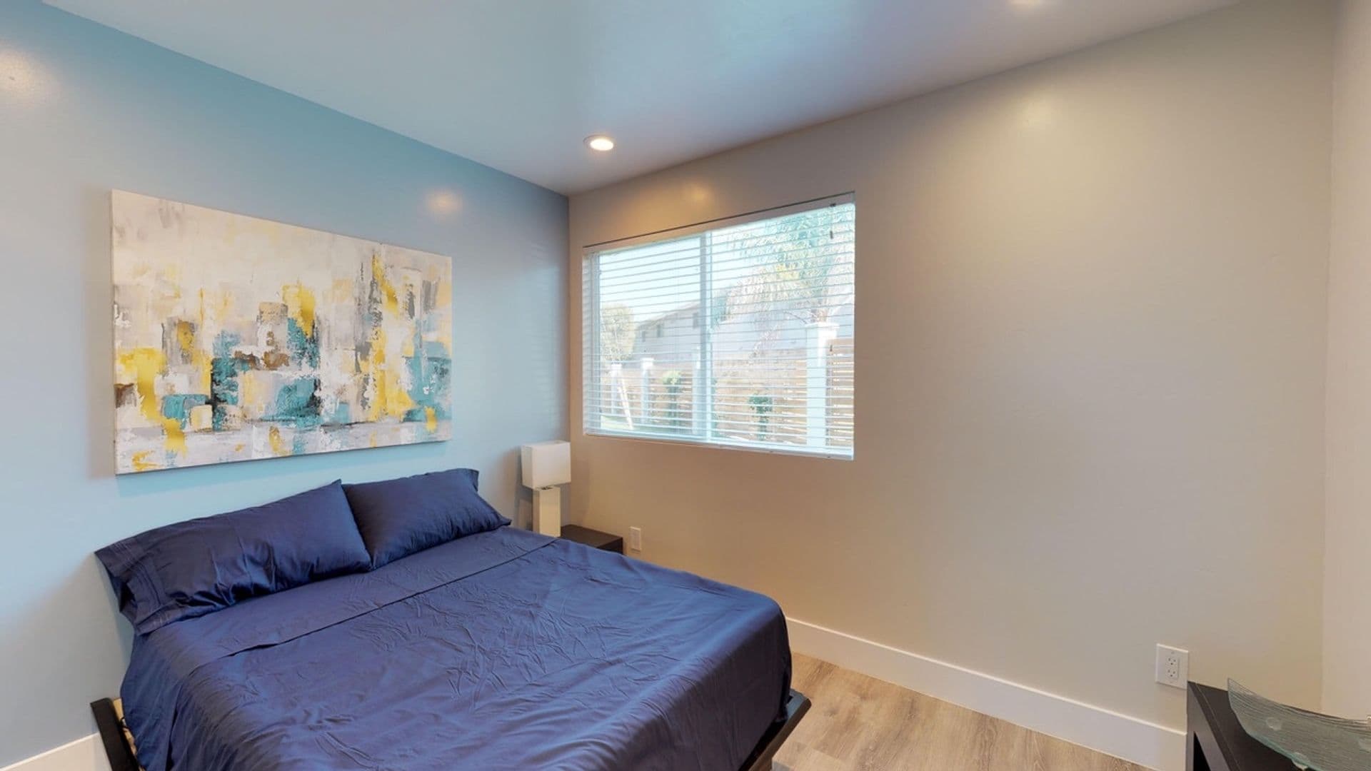 Oceanside Apartment: 415 Grant St