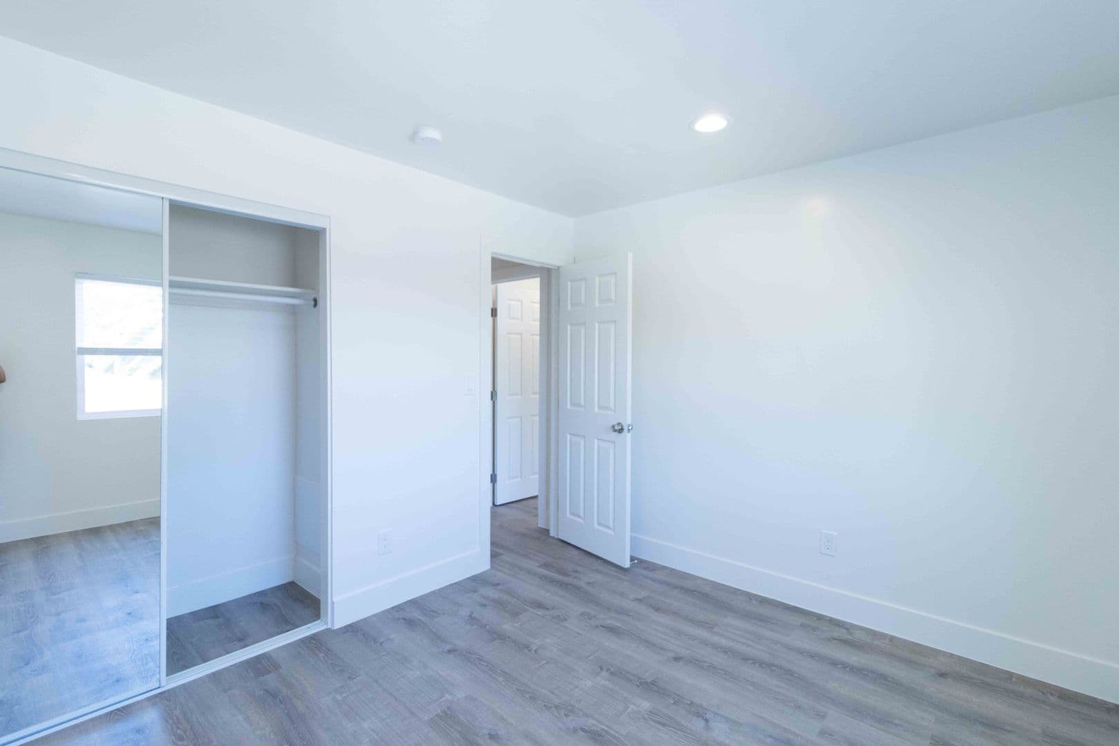 Oceanside Apartment: 419 Garfield Street