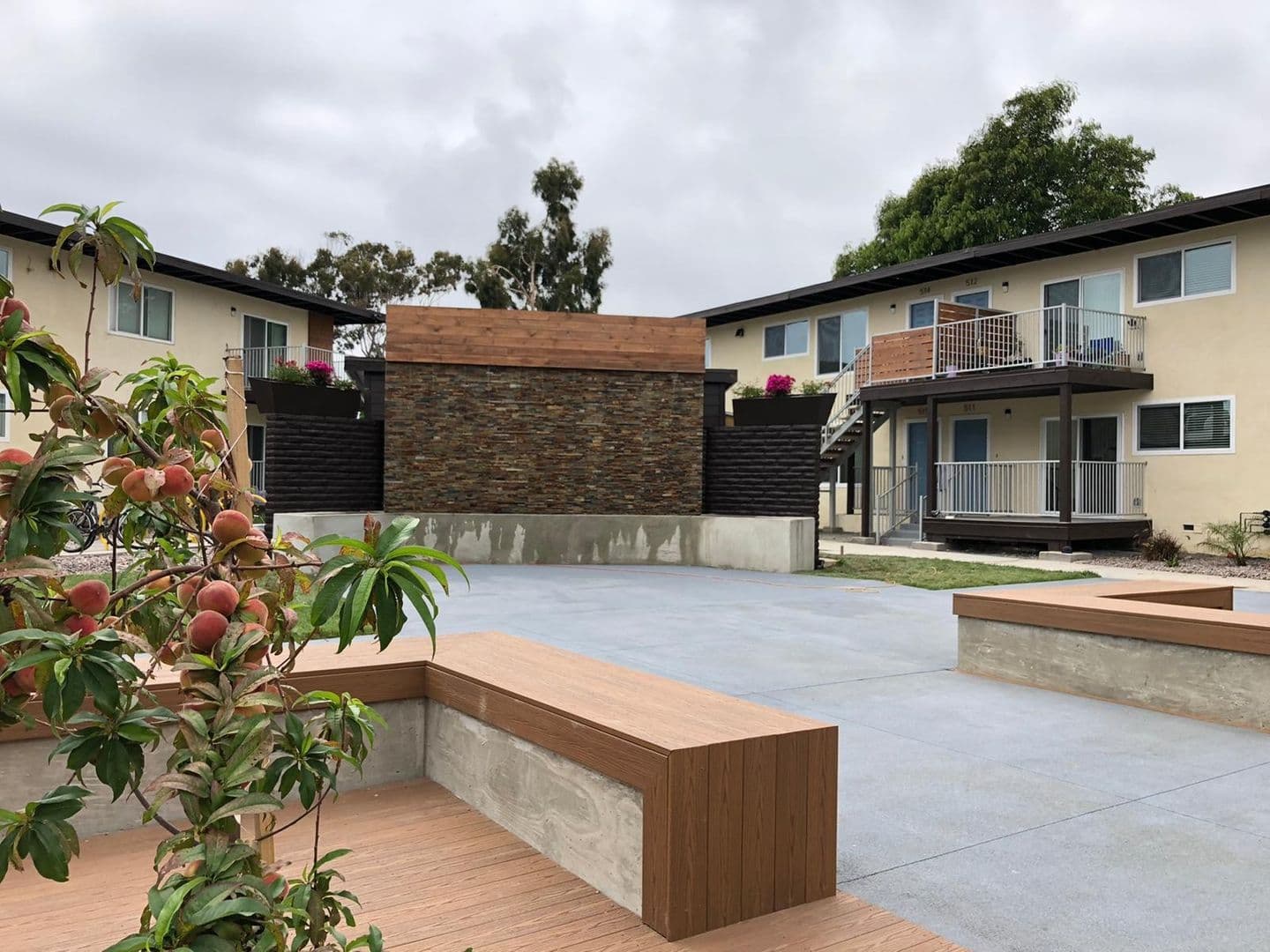 Oceanside Apartment: 415 Grant St