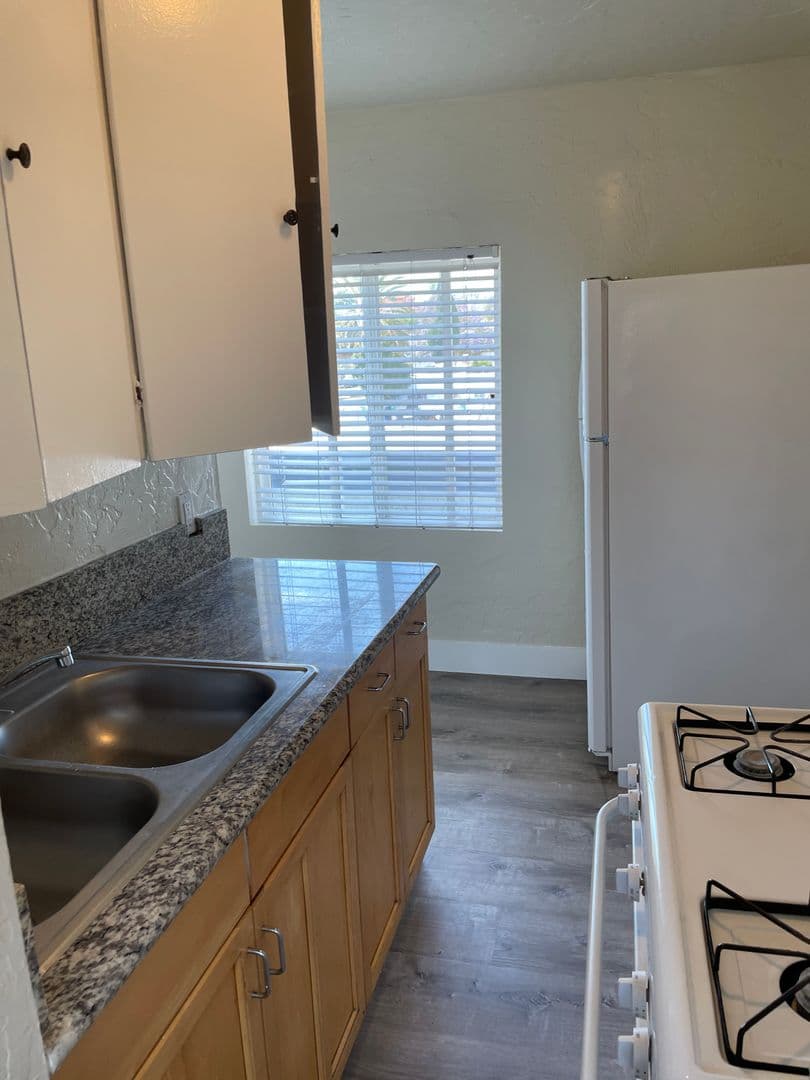 San Diego Apartment: 3671 Ocean View Boulevard