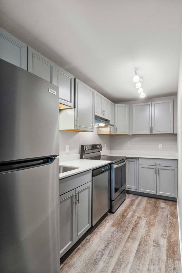 Tacoma Apartment: 5211 96th Street E