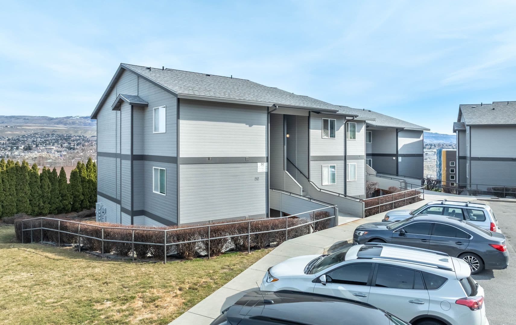 Wenatchee Apartment: 212, 214 & 216 Antles Ave