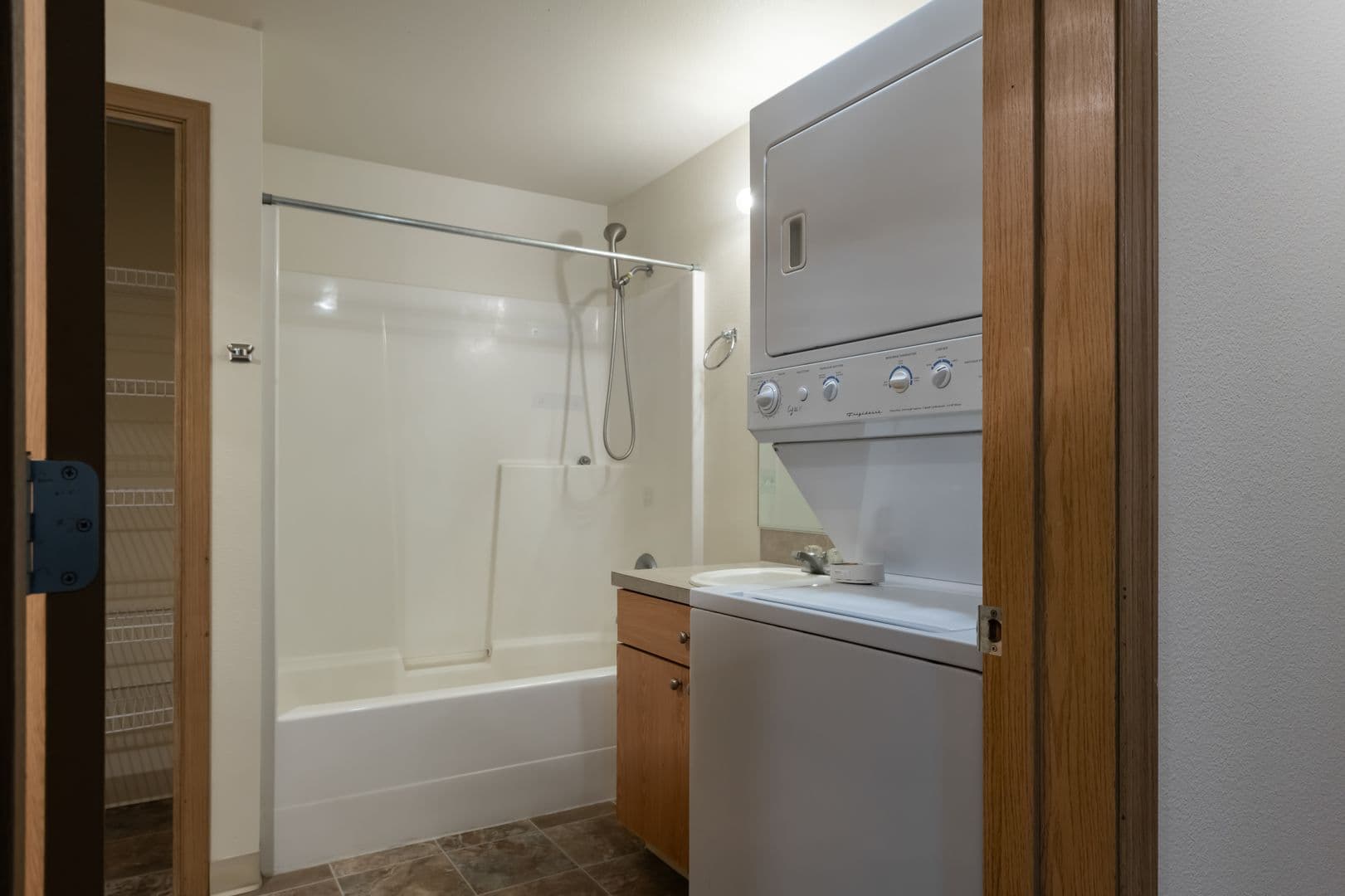 Battle Ground Apartment: 419 SE Clark Ave