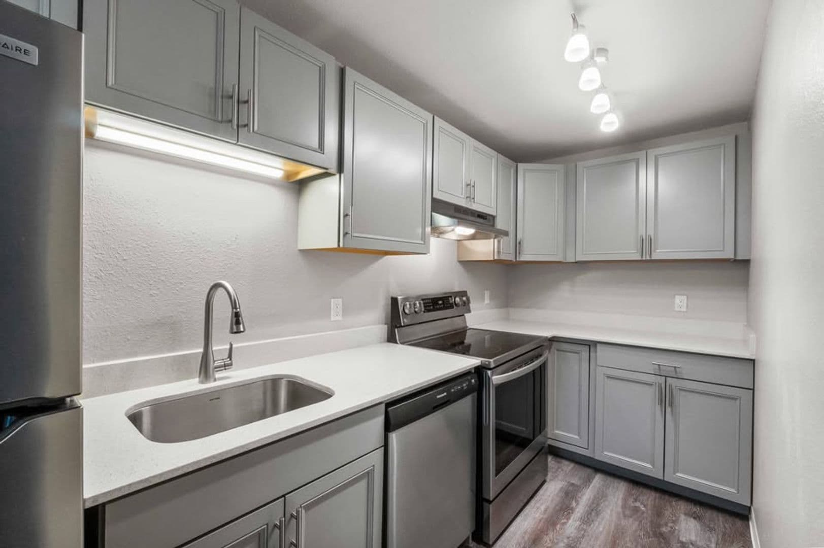 Tacoma Apartment: 5211 96th Street E