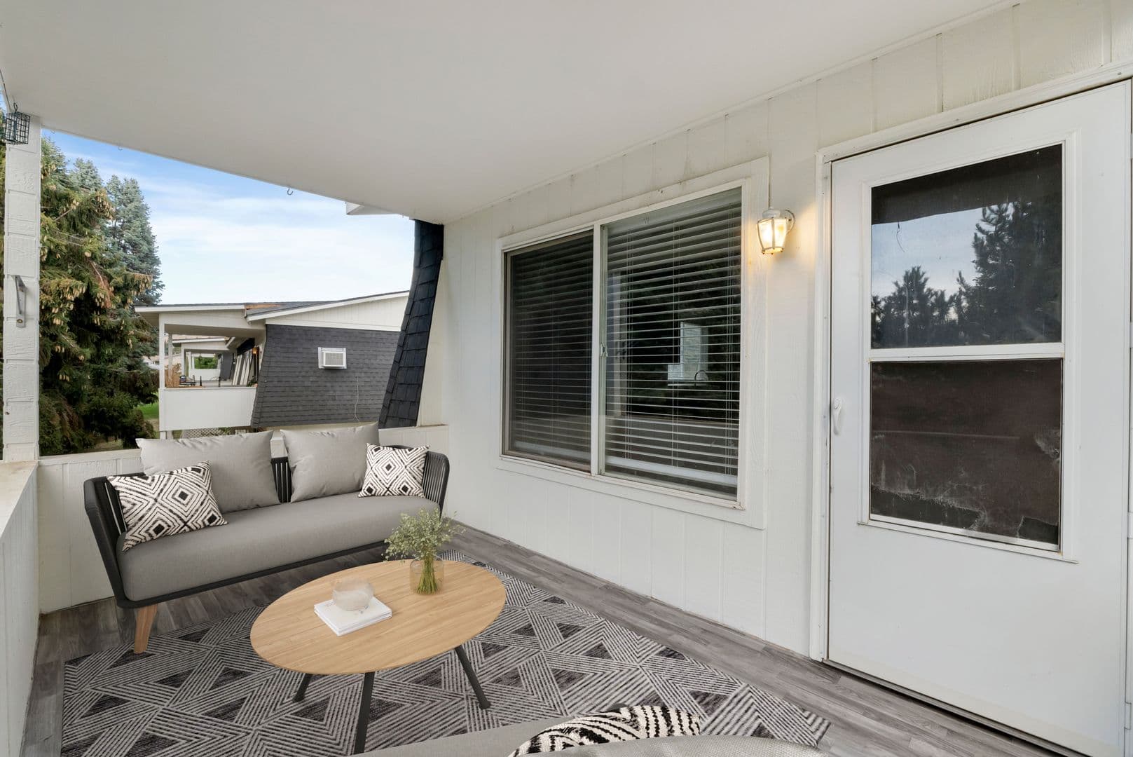 East Wenatchee Apartment: 1200 Eastmont Ave