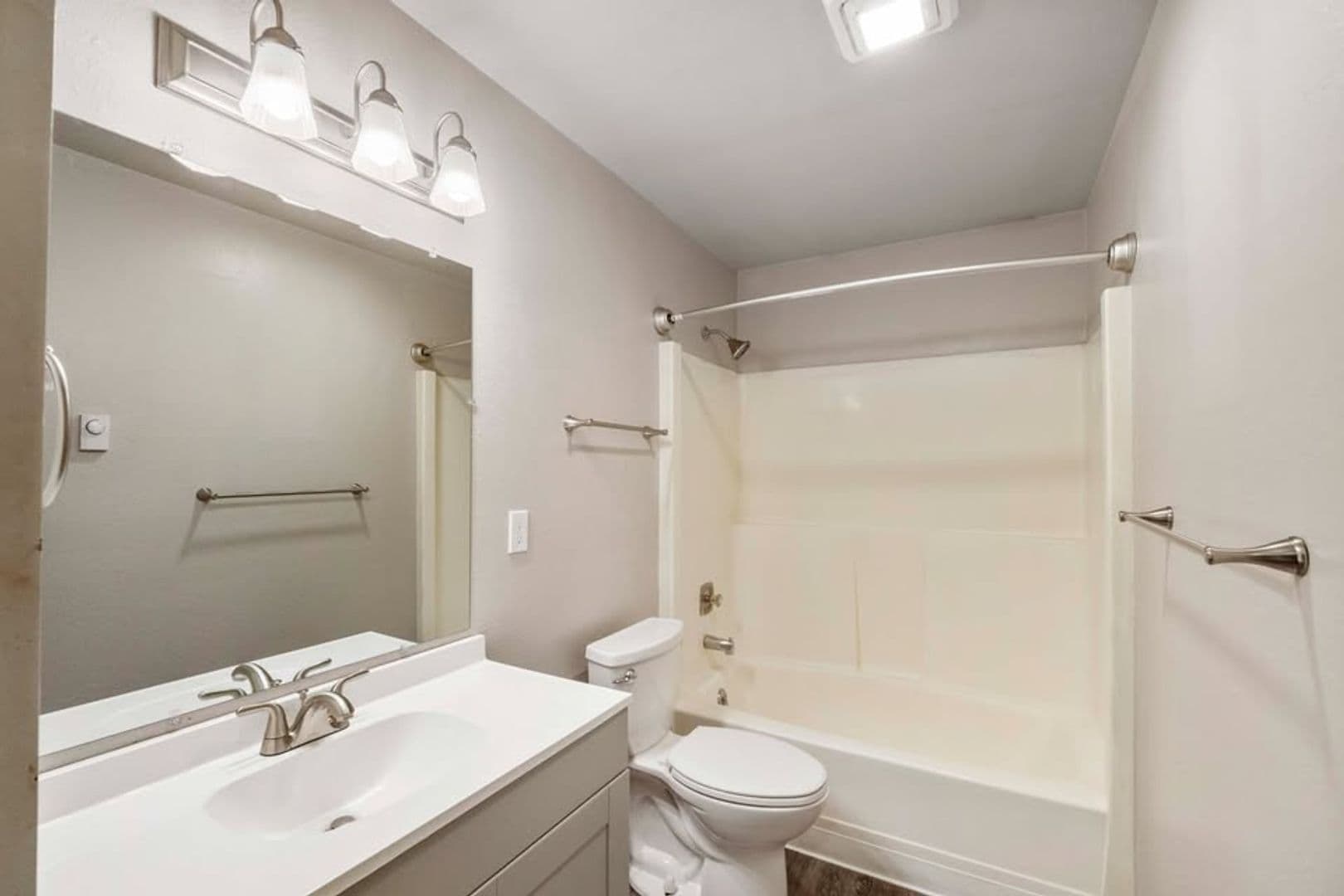 Tacoma Apartment: 5211 96th Street E