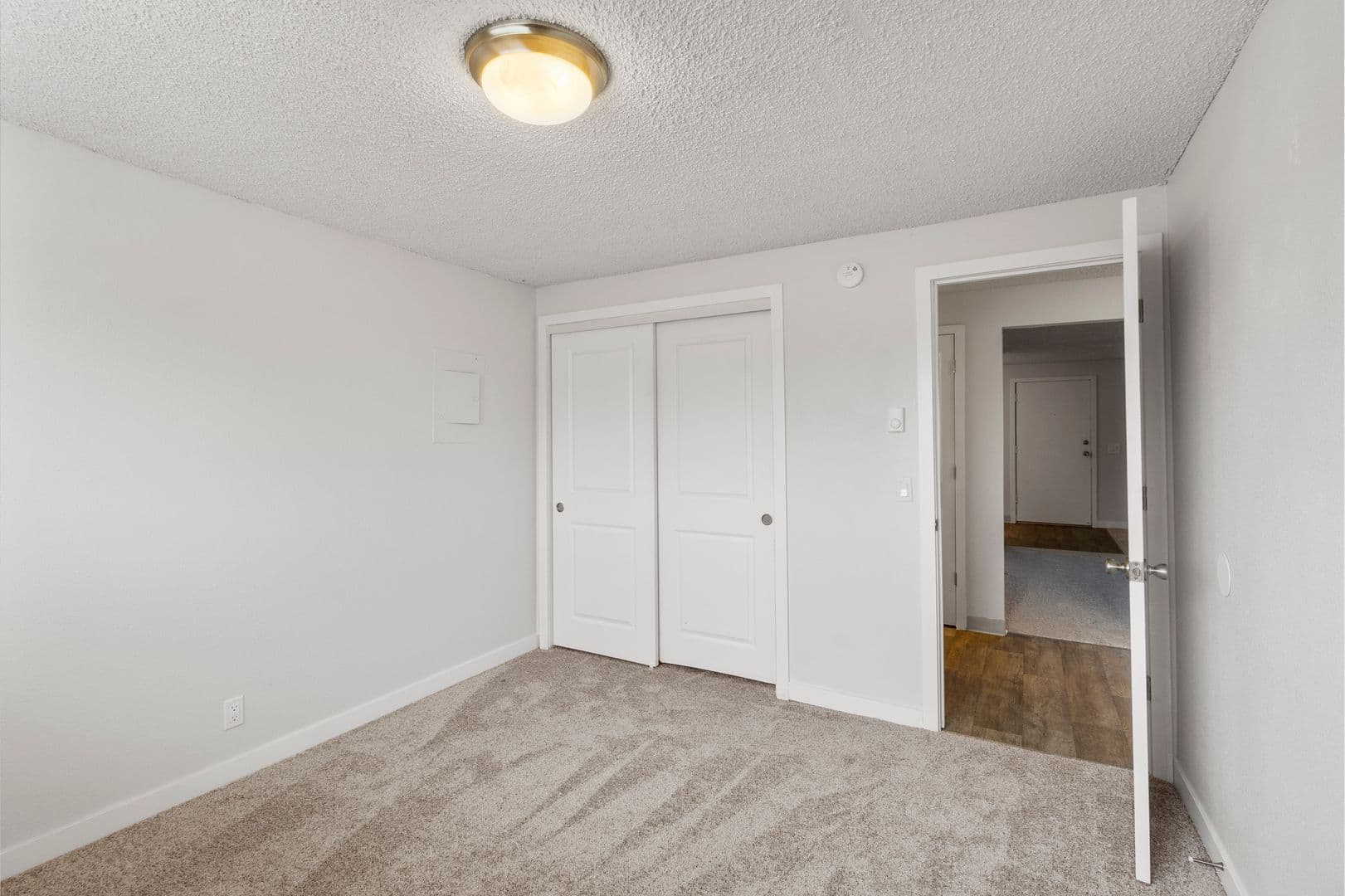 Vancouver Apartment: 1016 NE 86th St