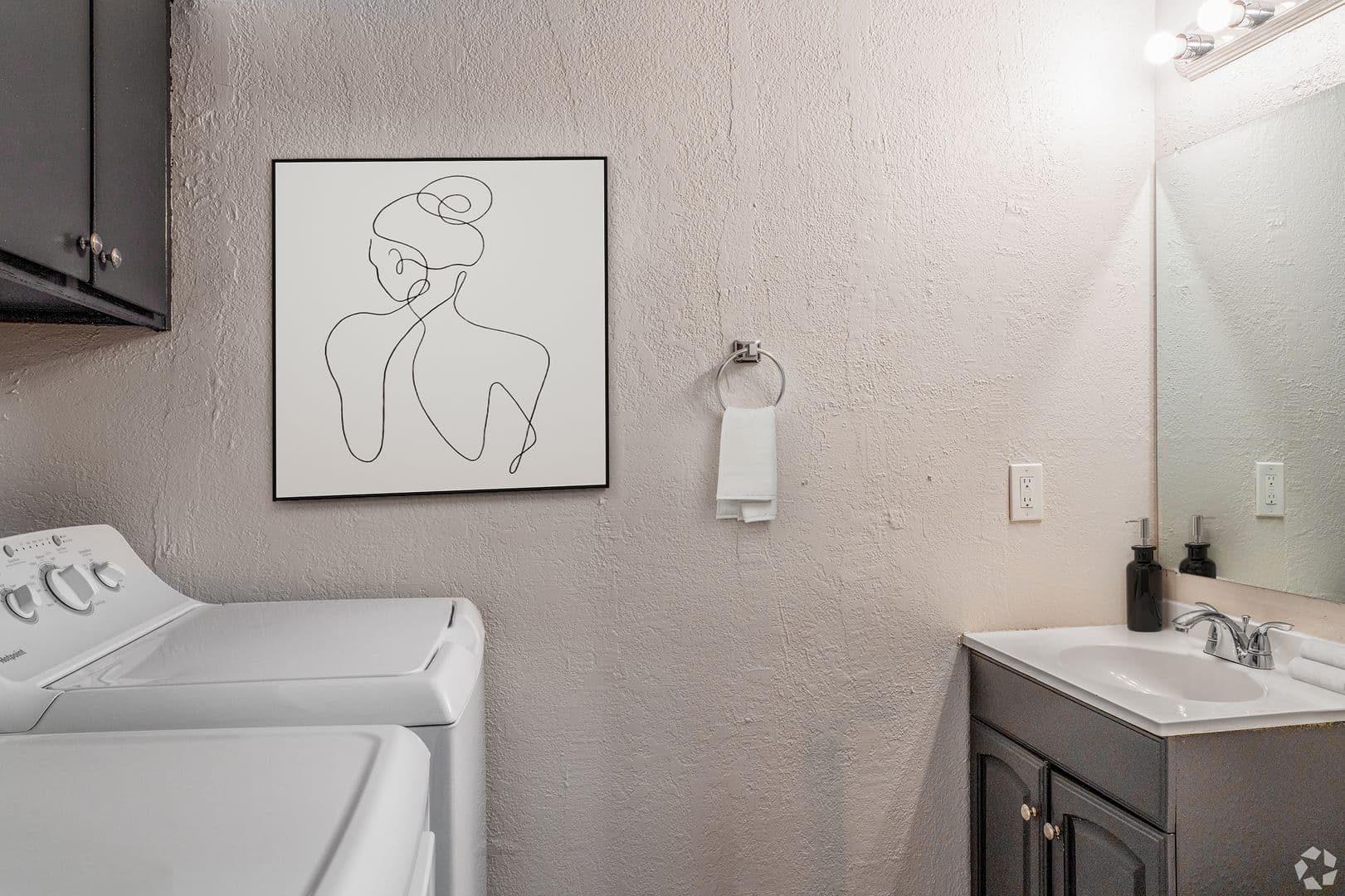 Vancouver Apartment: 1016 NE 86th St