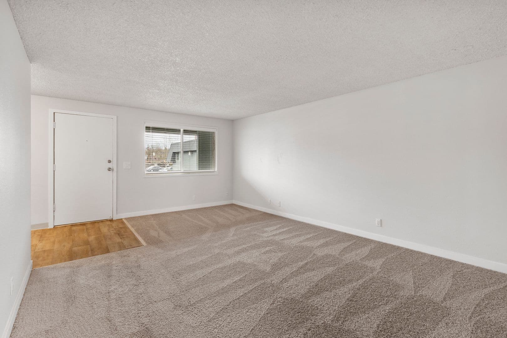 Vancouver Apartment: 1016 NE 86th St