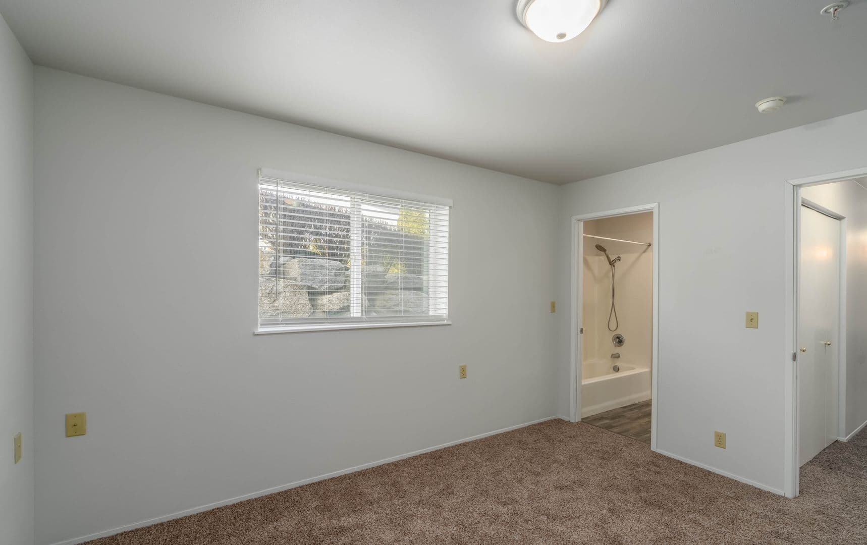 Wenatchee Apartment: 212, 214 & 216 Antles Ave