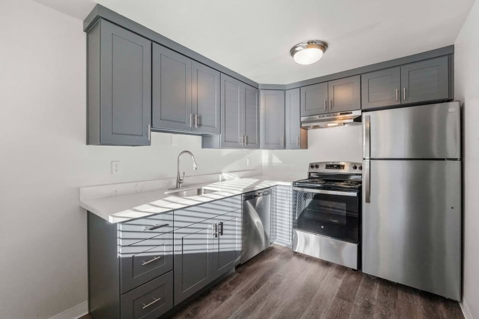 Tacoma Apartment: 5211 96th Street E