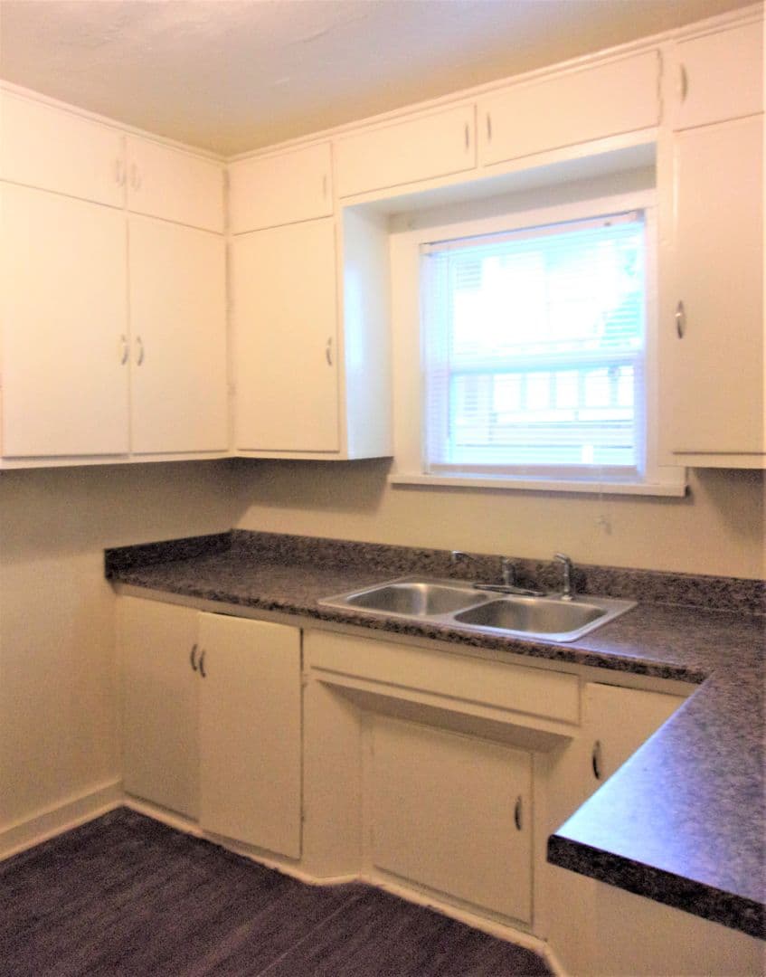 Oklahoma City Apartment: 523 SW 26th St