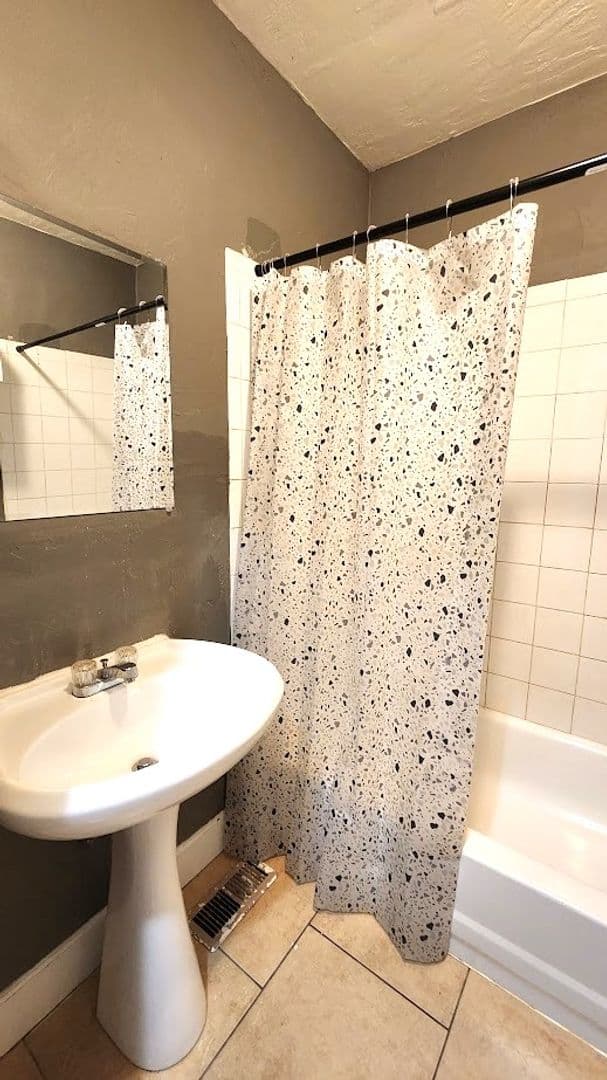 Oklahoma City Apartment: 514 NW 27th St, Apt 4