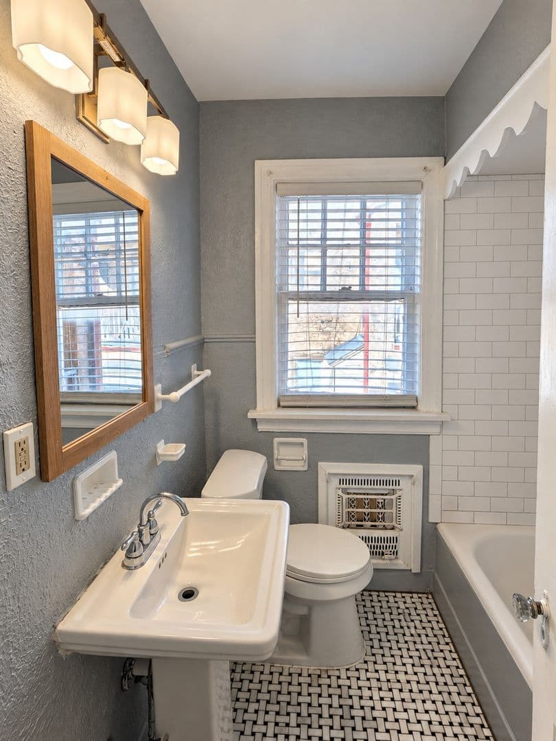 Oklahoma City Apartment: 714 NW 30th St