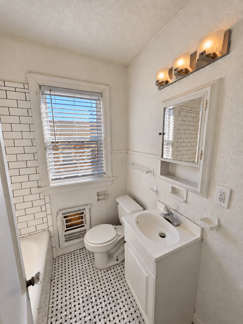 Oklahoma City Apartment: 714 NW 30th St