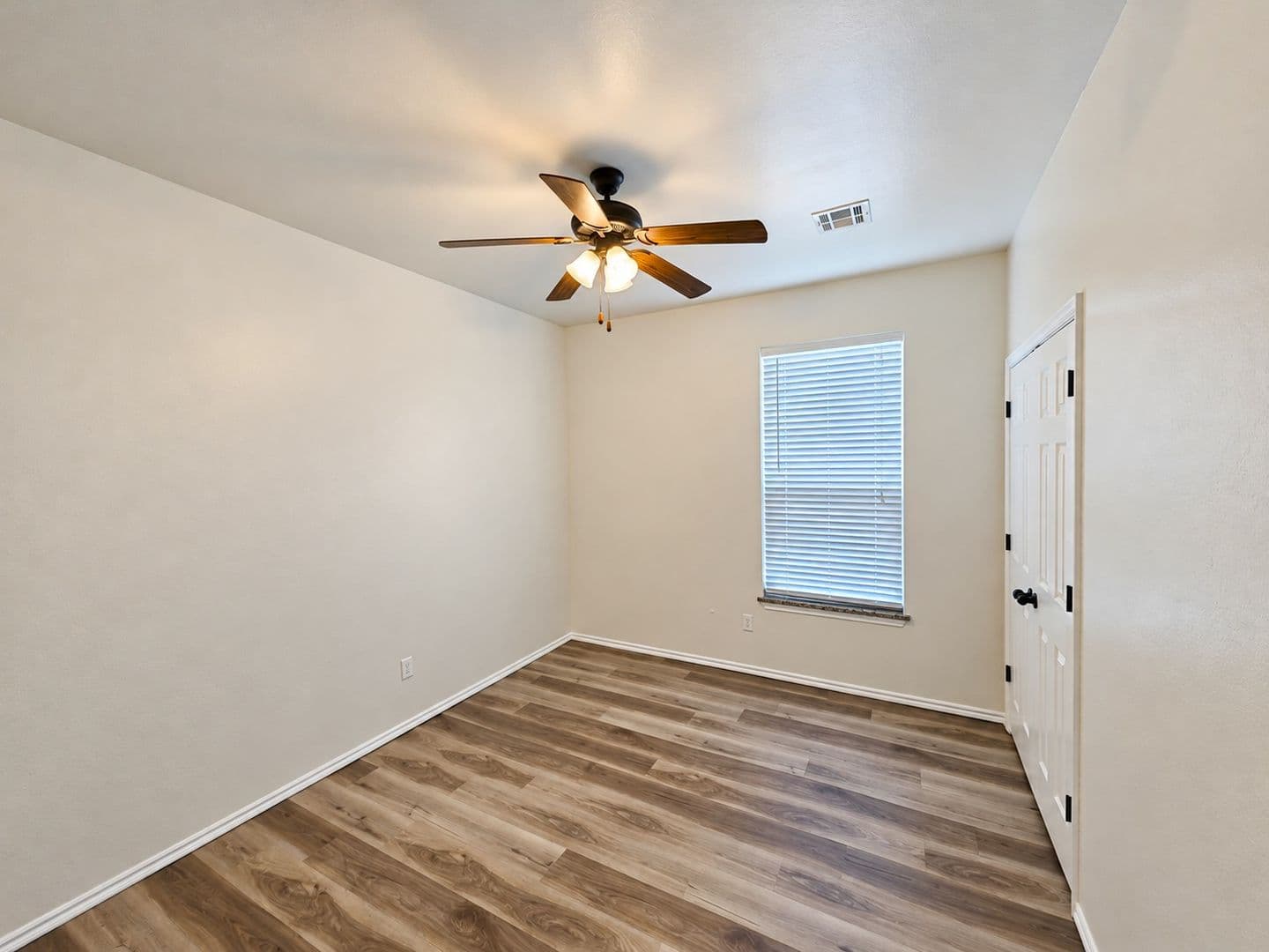 El Reno Apartment: 1822 Cypress Ln