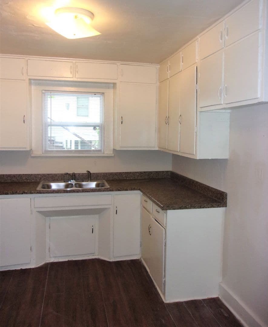 Oklahoma City Apartment: 523 SW 26th St