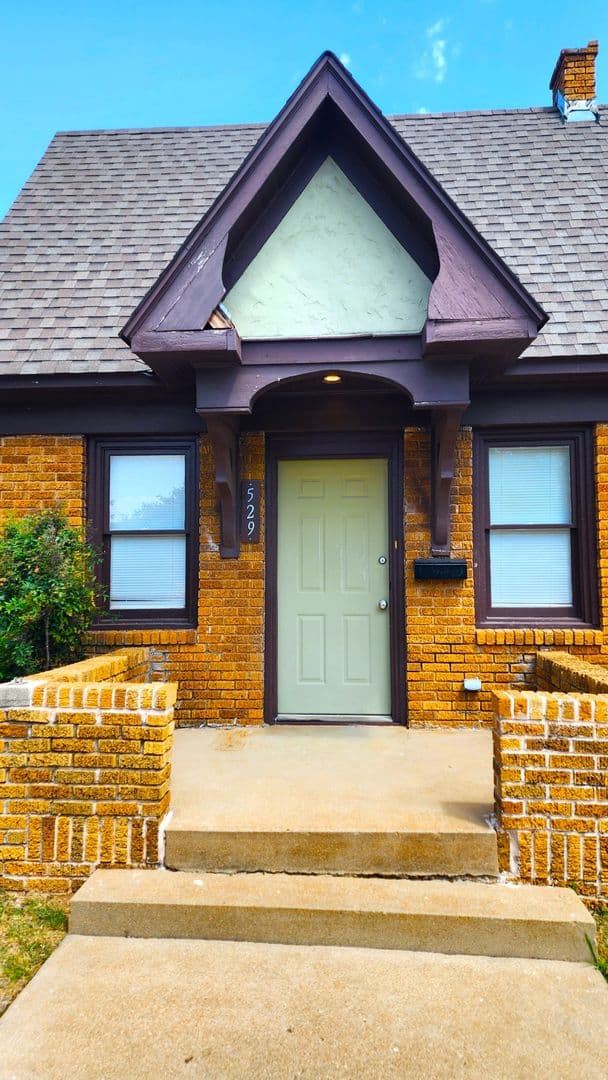 Oklahoma City Apartment: 525 NW 26th St
