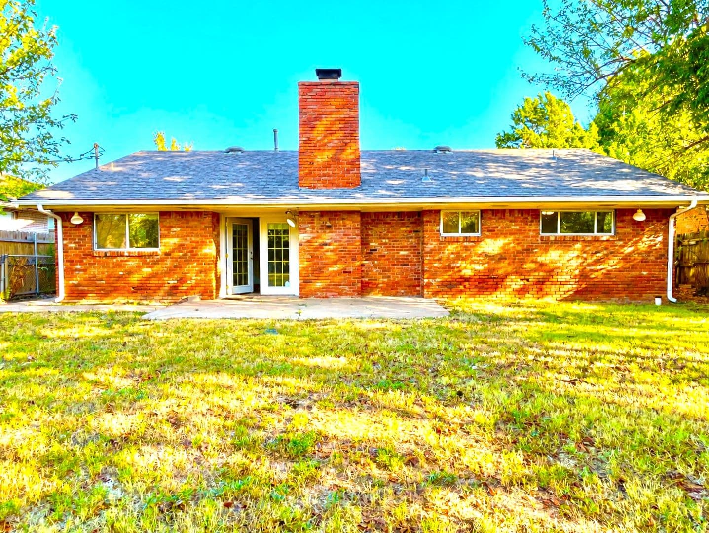 The Village House: 2808 Lakeside Dr
