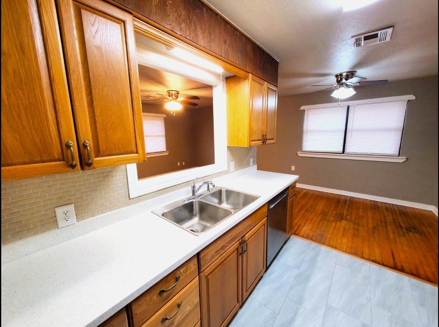 Midwest City House: 1929 Rulane Dr