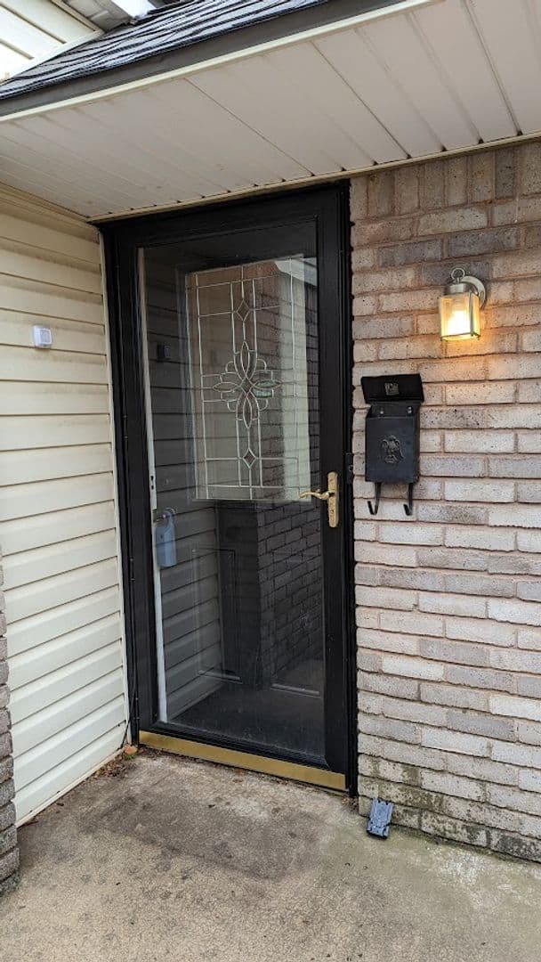 Bethany Apartment: 7934 NW 40th St