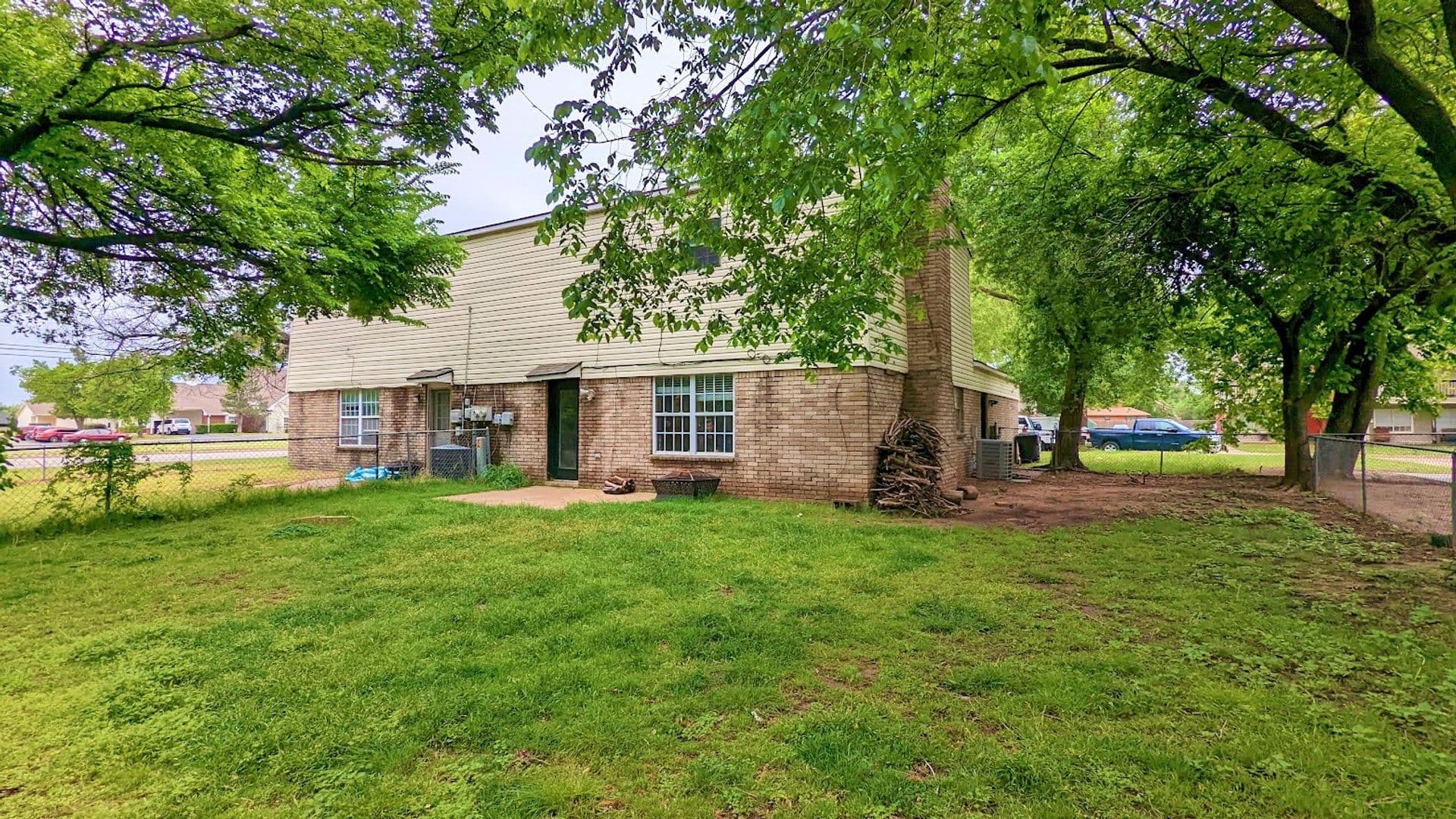 Bethany Apartment: 7934 NW 40th St