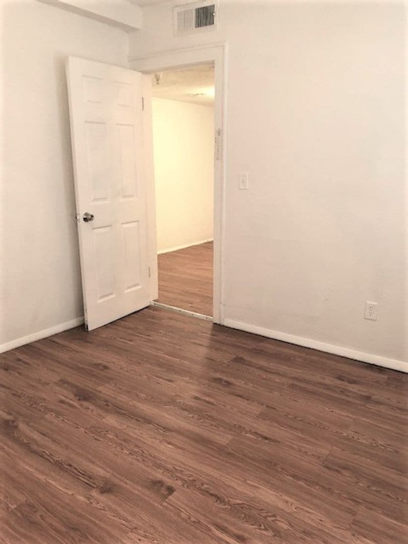 Oklahoma City Apartment: 540 SW 24th St
