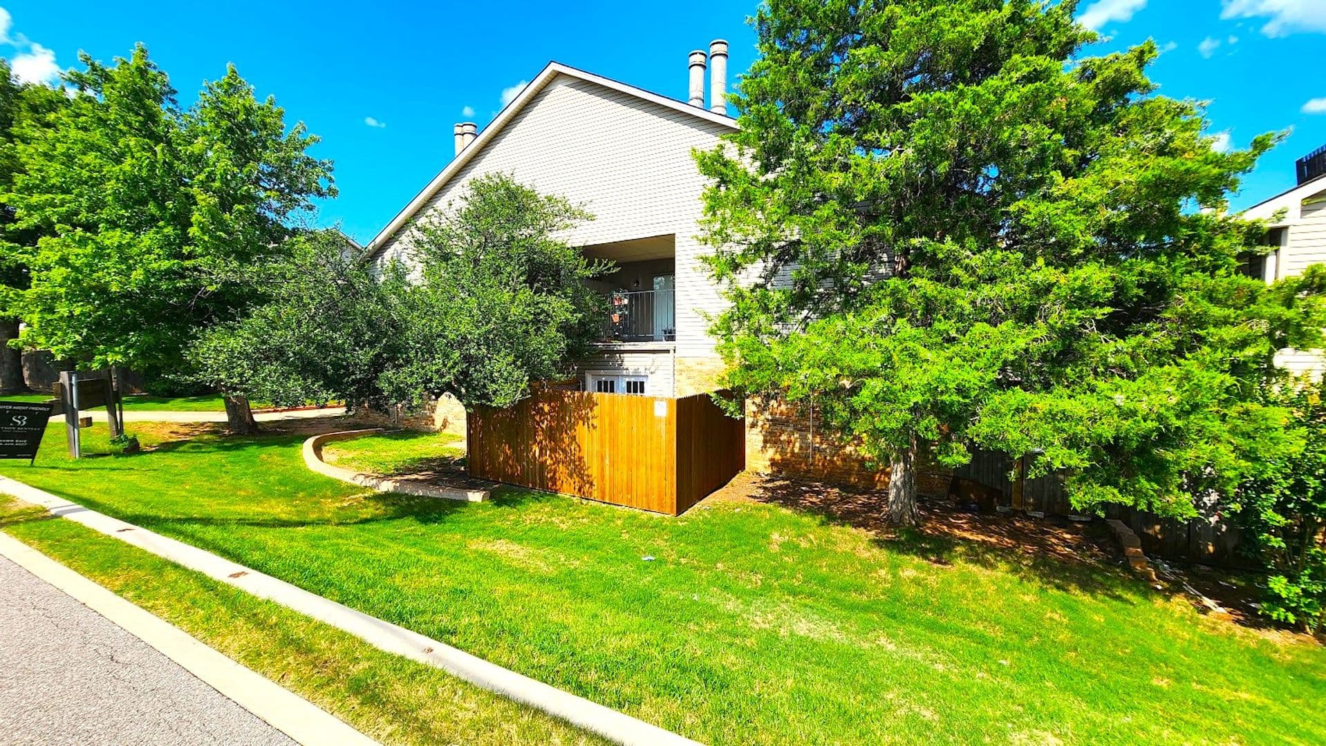 Oklahoma City House: 6704 N Meridian Ave, Unit A