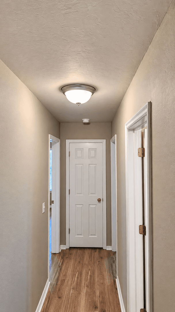 Edmond House: 13821 Pawnee Dr