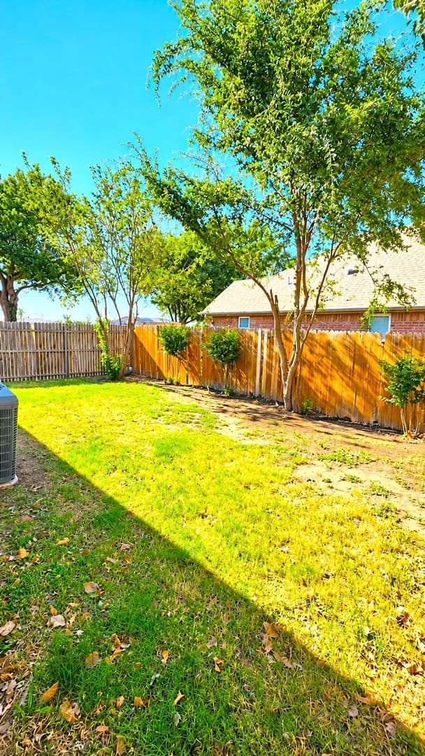 Edmond House: 13821 Pawnee Dr