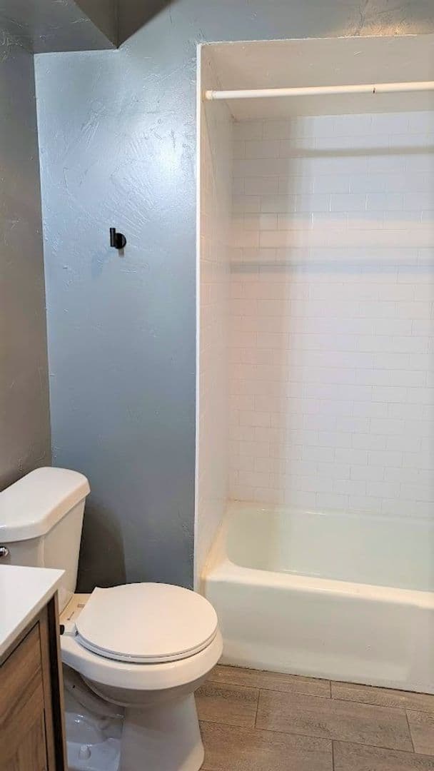 Bethany Apartment: 7934 NW 40th St