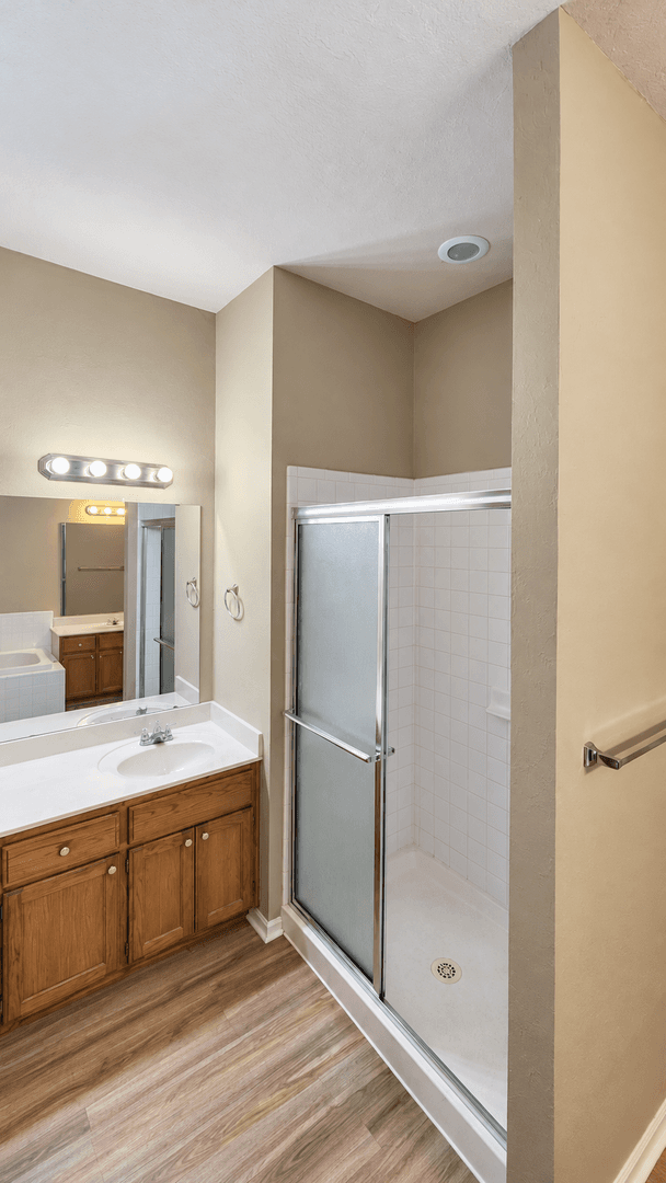 Edmond House: 13821 Pawnee Dr