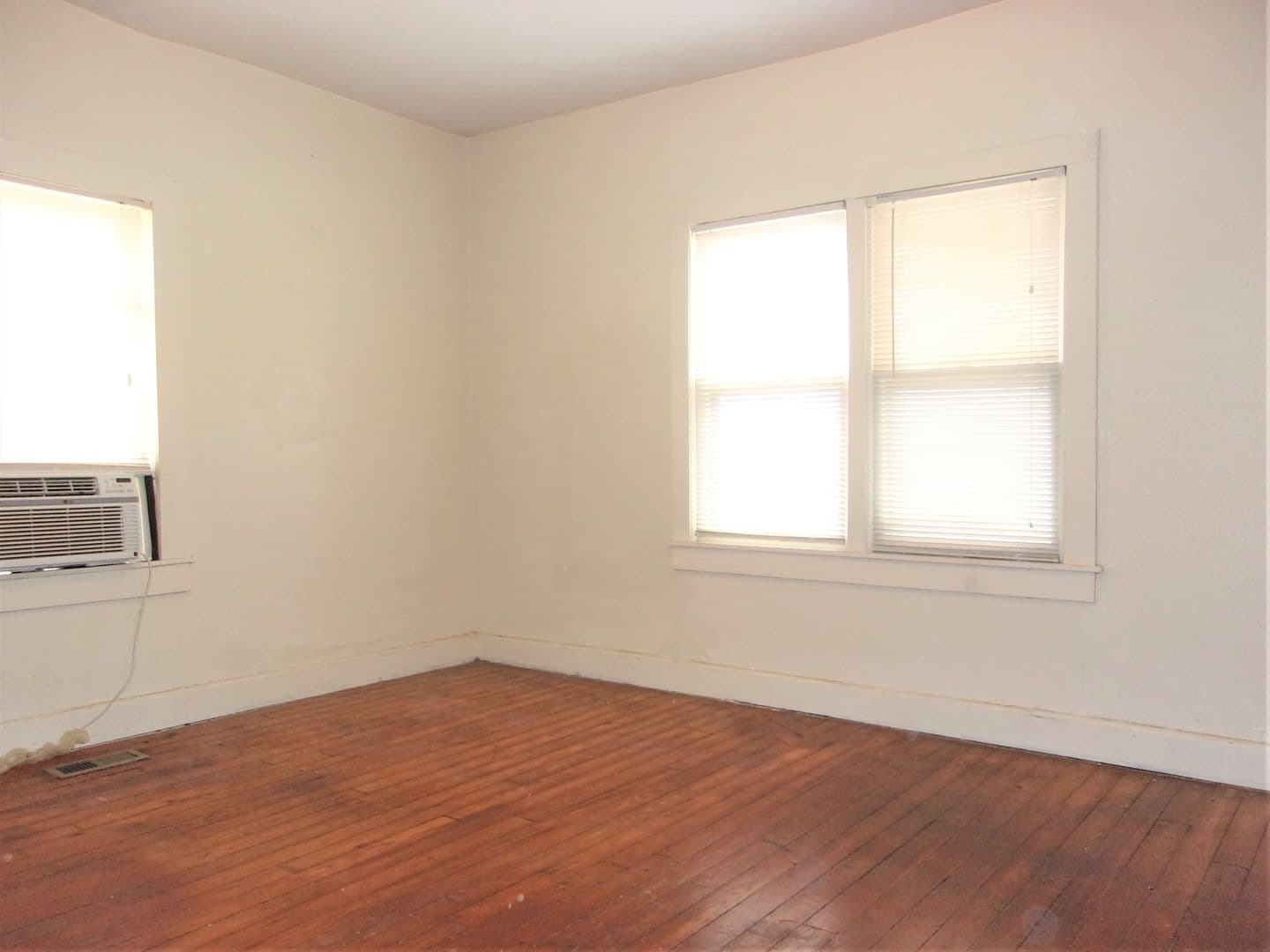 Oklahoma City Apartment: 523 SW 26th St