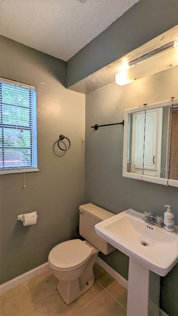 Bethany Apartment: 7934 NW 40th St