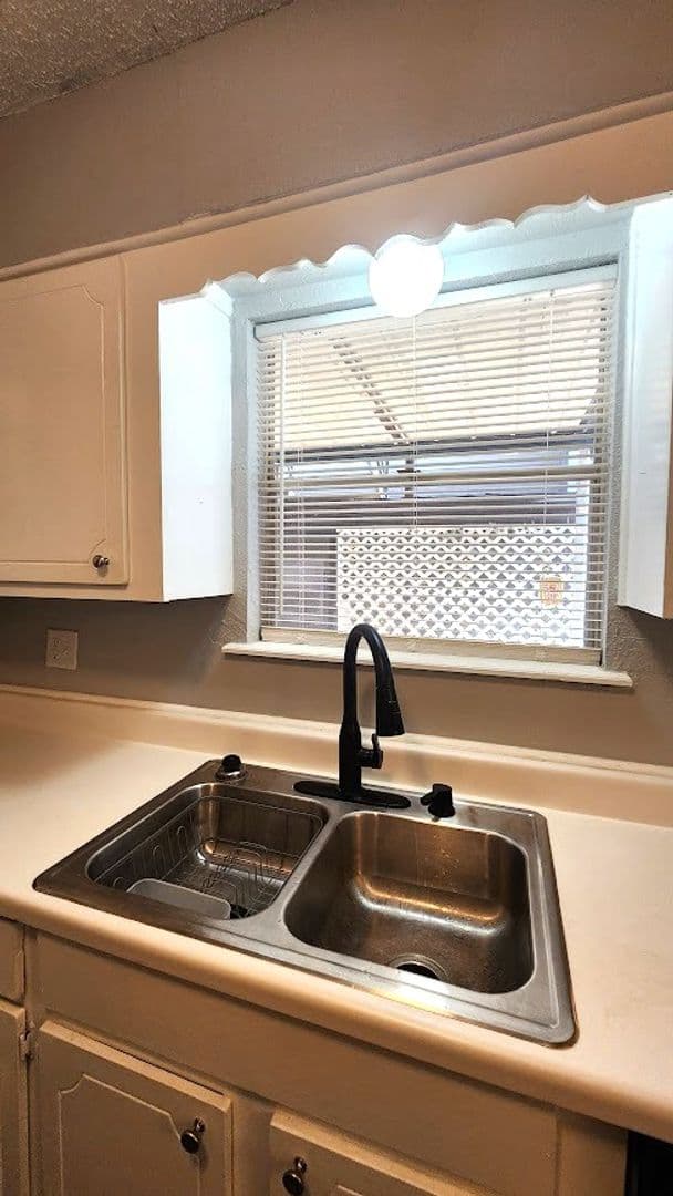 Oklahoma City House: 6704 N Meridian Ave, Unit A
