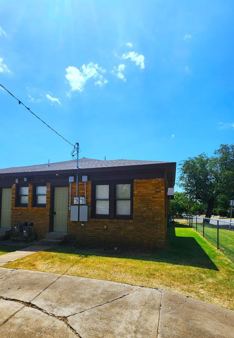 Oklahoma City Apartment: 525 NW 26th St