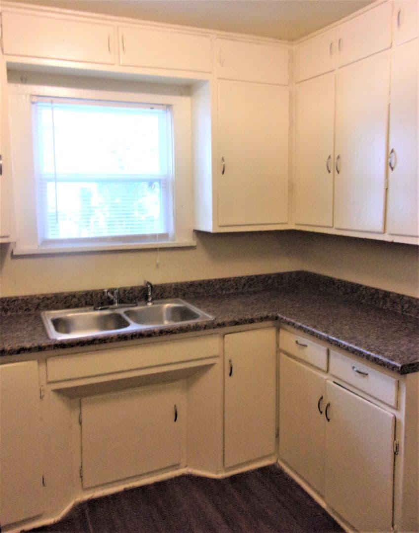 Oklahoma City Apartment: 523 SW 26th St