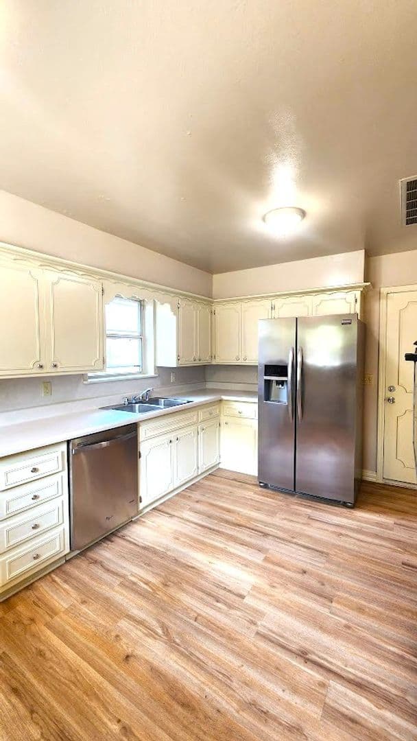 The Village House: 2808 Lakeside Dr