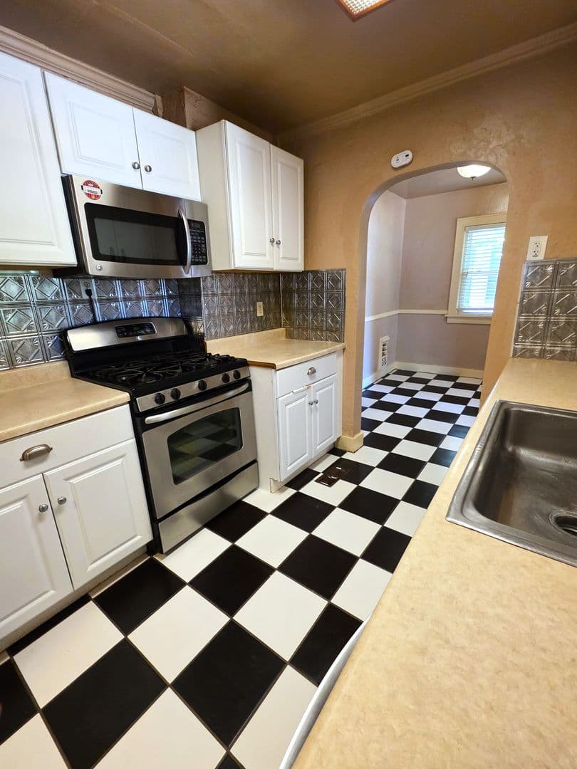 Oklahoma City House: 2765 NW 21st St