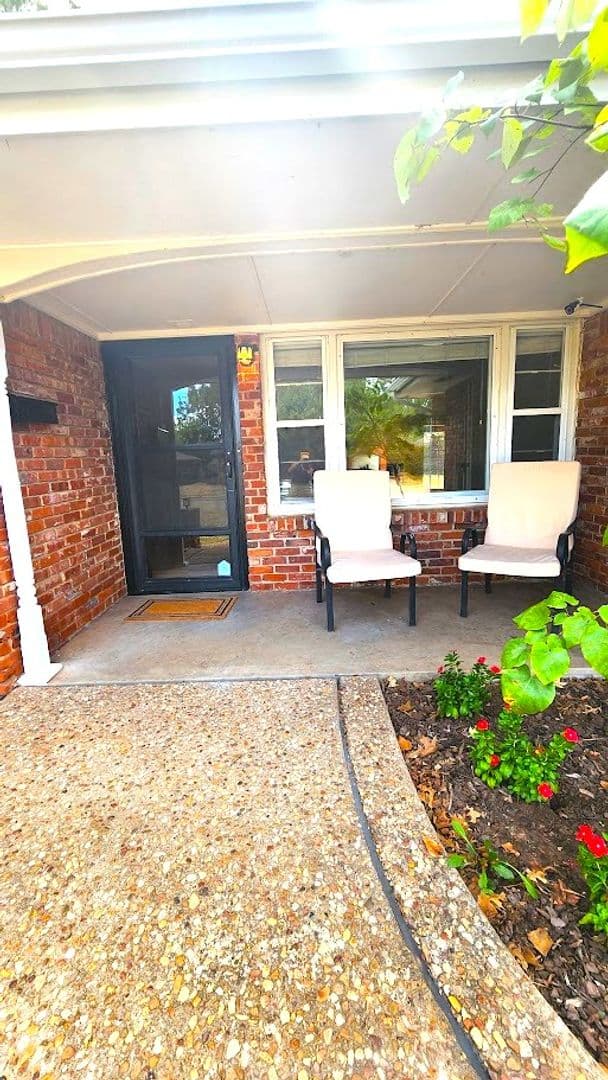 The Village House: 2808 Lakeside Dr