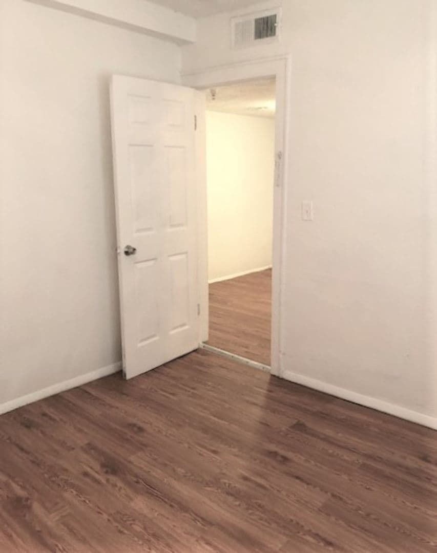 Oklahoma City Apartment: 540 SW 24th St
