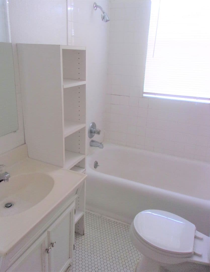 Oklahoma City Apartment: 3020 N Robinson