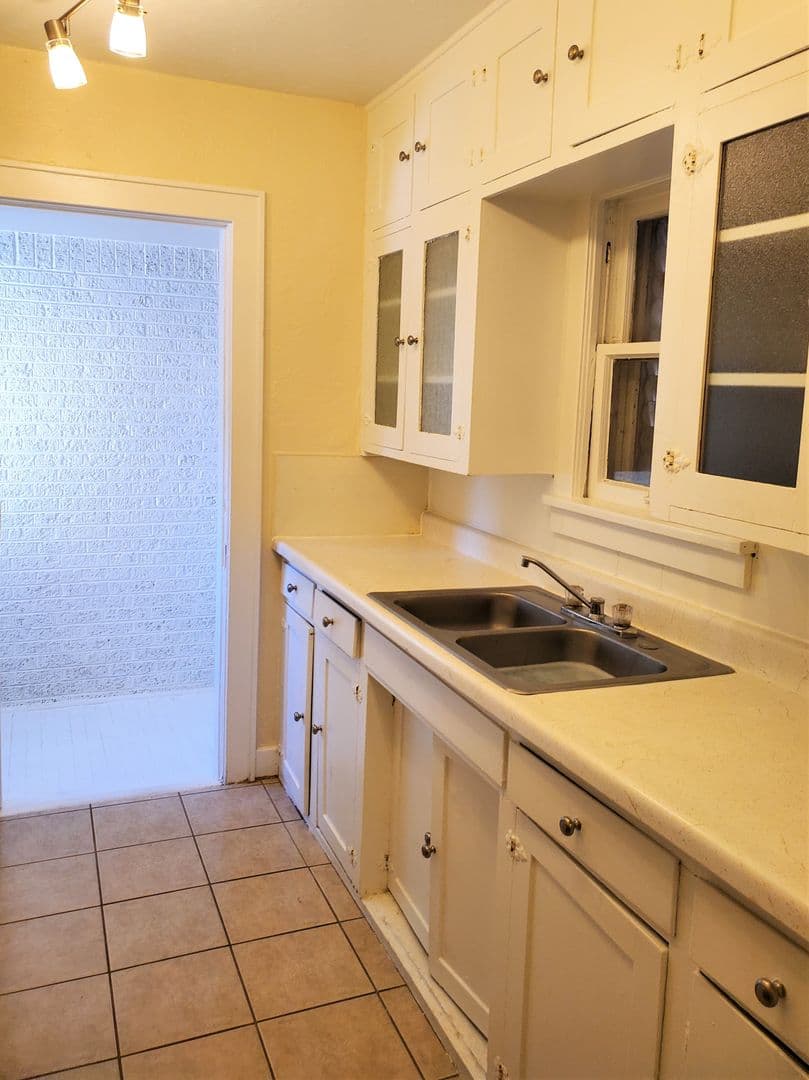 Oklahoma City Apartment: 1403 N Miller Blvd