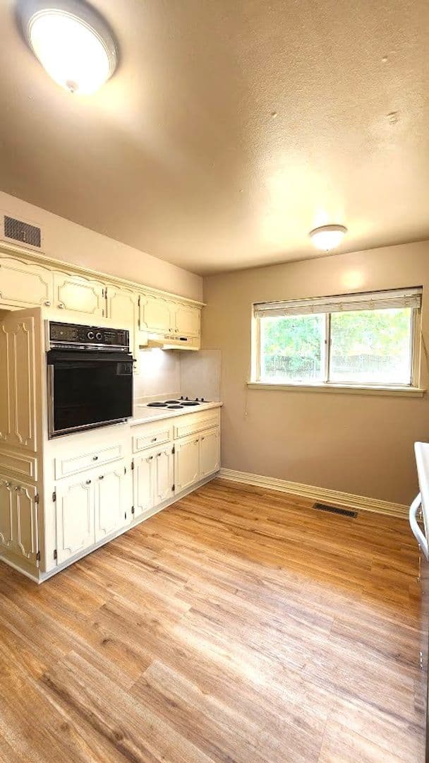 The Village House: 2808 Lakeside Dr