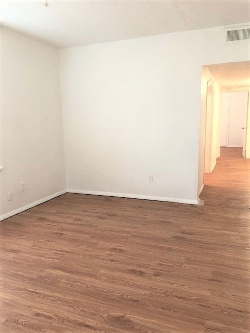 Oklahoma City Apartment: 540 SW 24th St